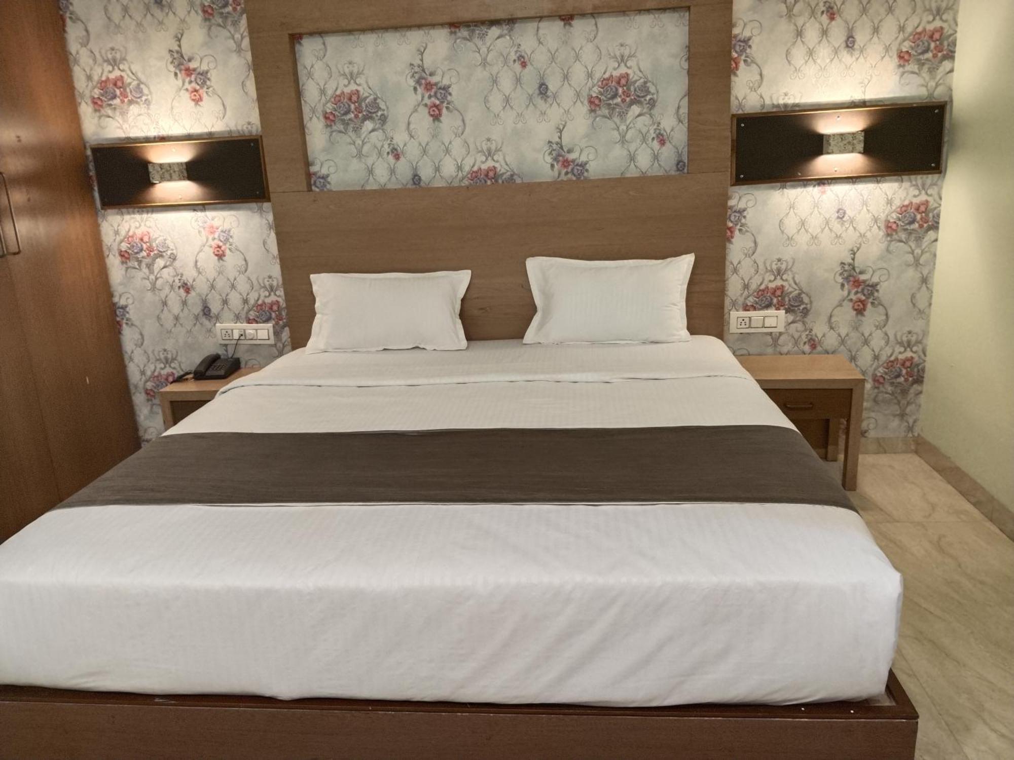 Hotel Shiv Chhaya 印多尔 外观 照片